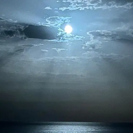 아파트 Relaxing Modern Beachfront - Amazing Sea View