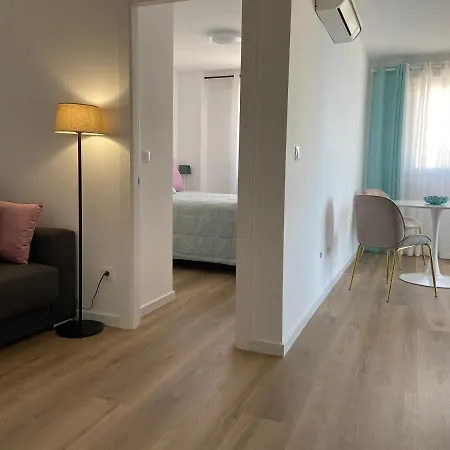 Relaxing Modern Beachfront - Amazing Sea View 칼페